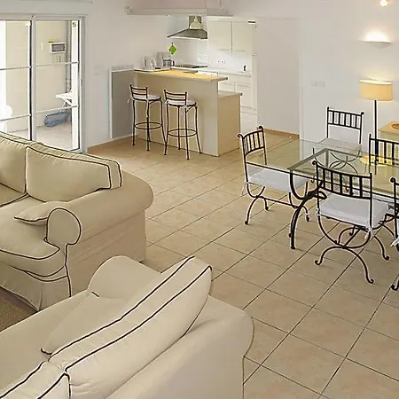 Vakantiehuis Pont-de-larn Sleeps 4 Pool Wifi *