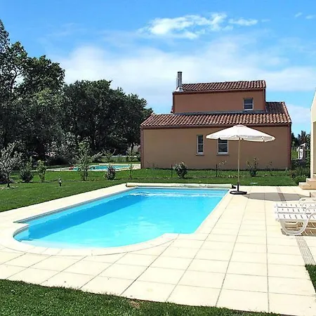 Pont-de-larn Sleeps 4 Pool Wifi * Pont-de-Larn