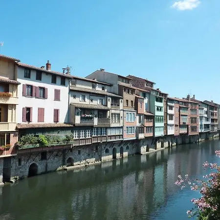 Pont-de-larn Sleeps 4 Pool Wifi Vakantiehuis Pont-de-Larn